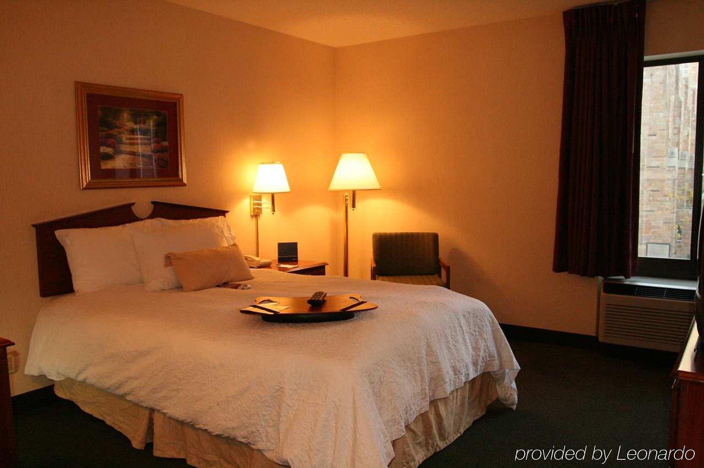 Hampton Inn Cleveland-Downtown Chambre photo