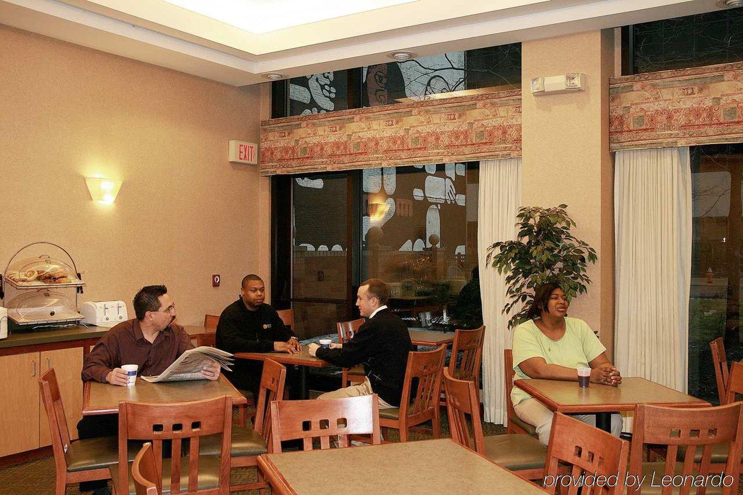 Hampton Inn Cleveland-Downtown Restaurant photo