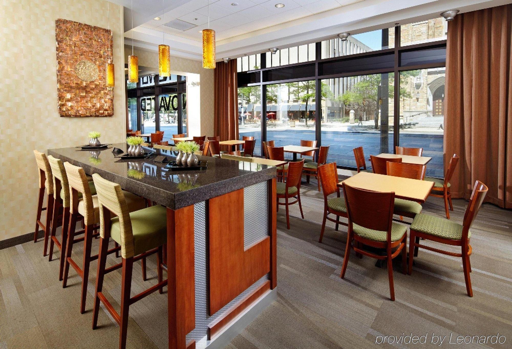 Hampton Inn Cleveland-Downtown Extérieur photo