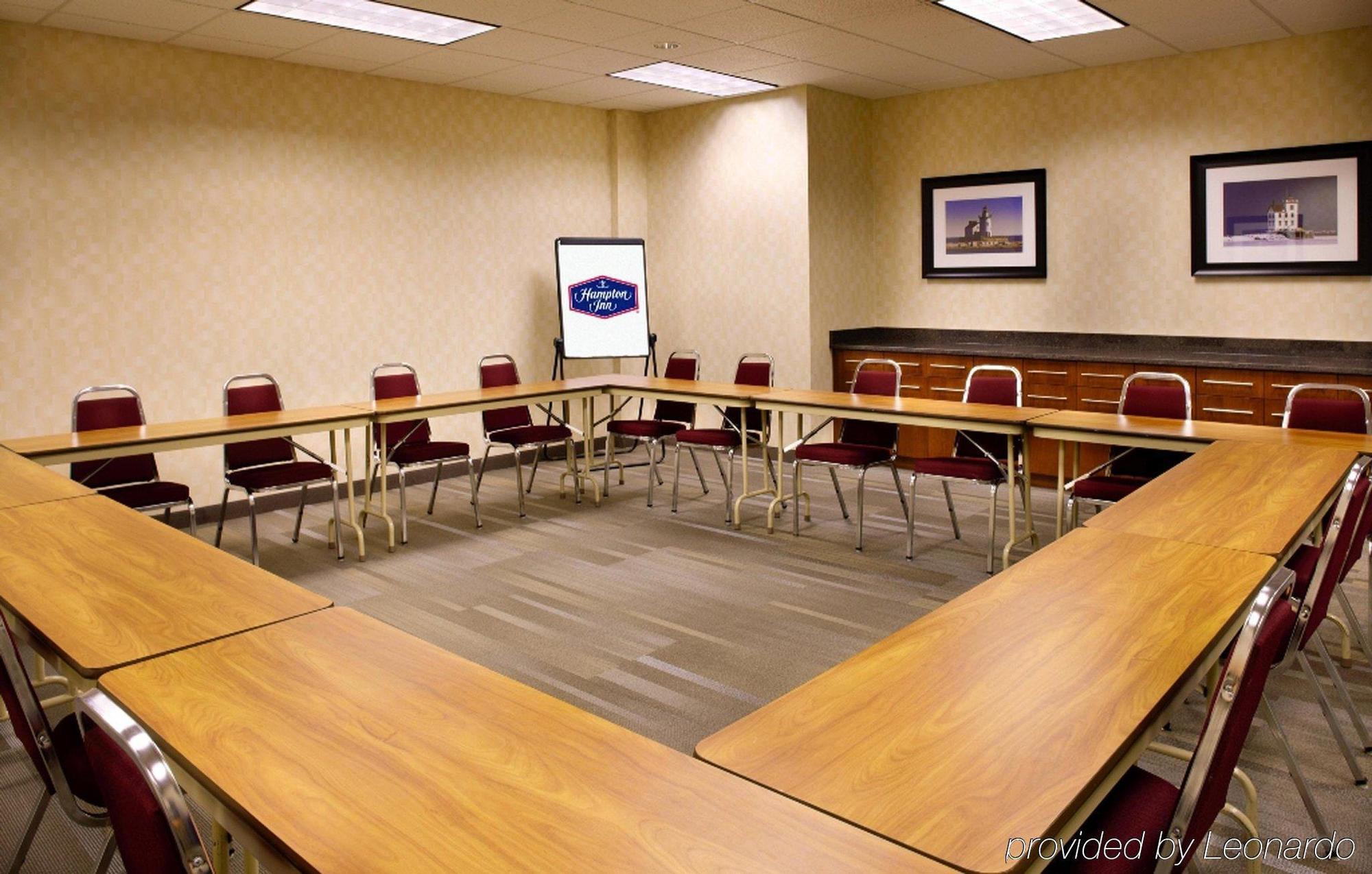 Hampton Inn Cleveland-Downtown Extérieur photo