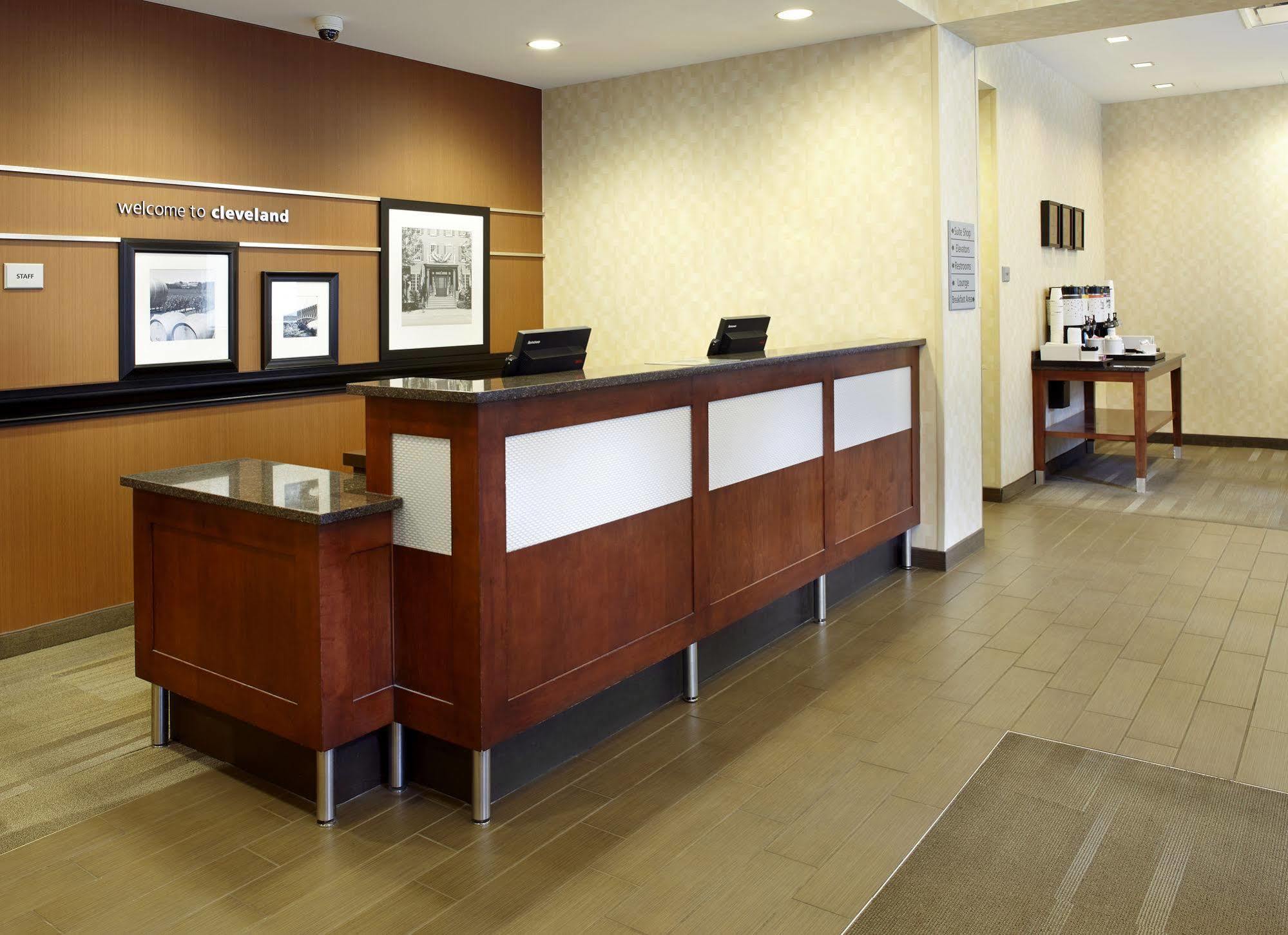 Hampton Inn Cleveland-Downtown Extérieur photo