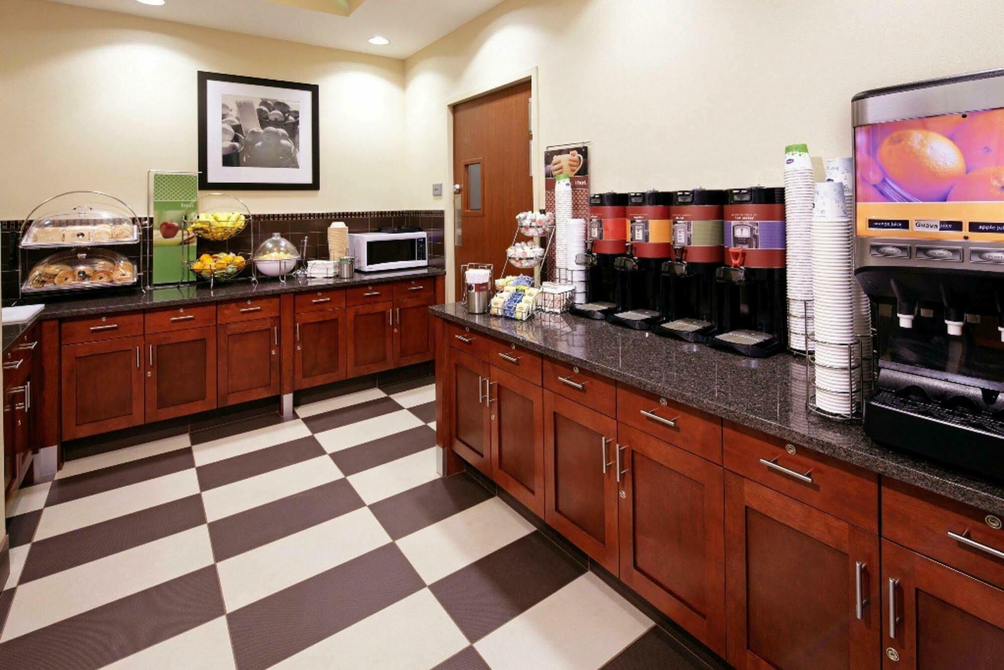 Hampton Inn Cleveland-Downtown Extérieur photo
